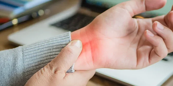 How Carpal Tunnel Syndrome Affects Daily Life and Work
