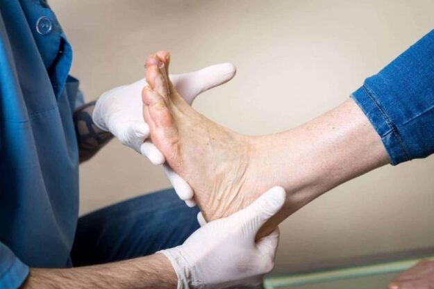 How a Podiatrist Can Help Manage Foot Problems