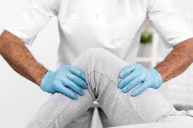 Key Considerations for Selecting a Surgeon for Knee Replacement Key Considerations for Selecting a Surgeon for Knee Replacement