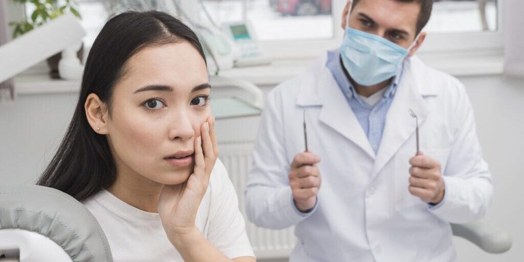 When To Seek Help From an Emergency Dentist